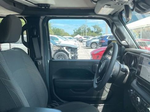 Used 2024 Jeep Wrangler Willys image 8