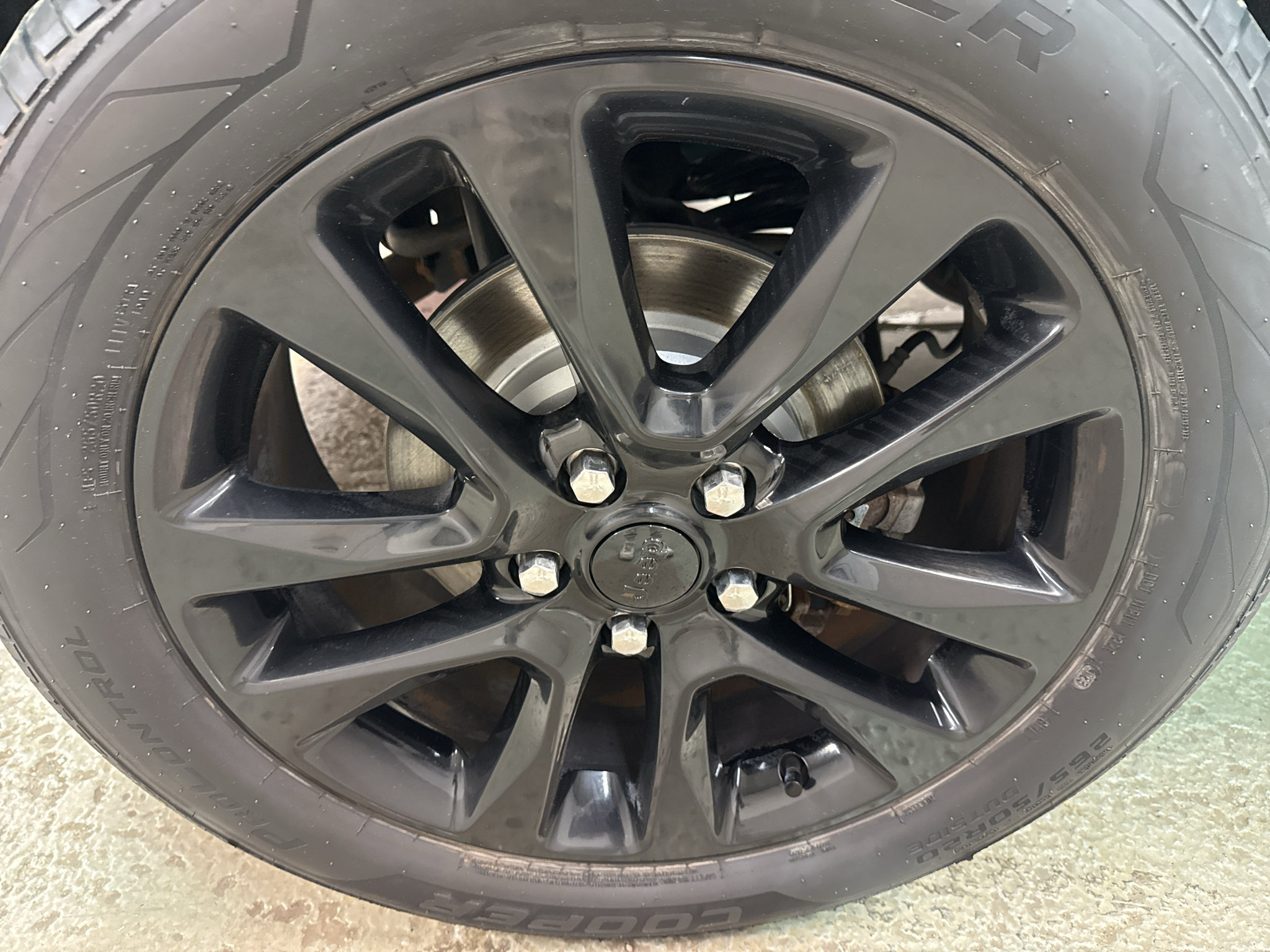 Used 2019 Jeep Grand Cherokee Altitude AWD/4WD image 37
