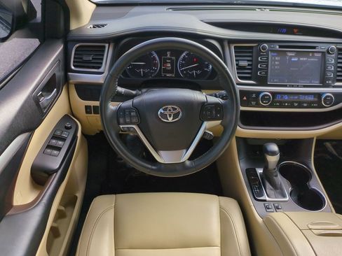 Used 2016 Toyota Highlander XLE AWD/4WD image 33