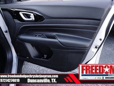 New 2026 Jeep Compass Latitude image 40