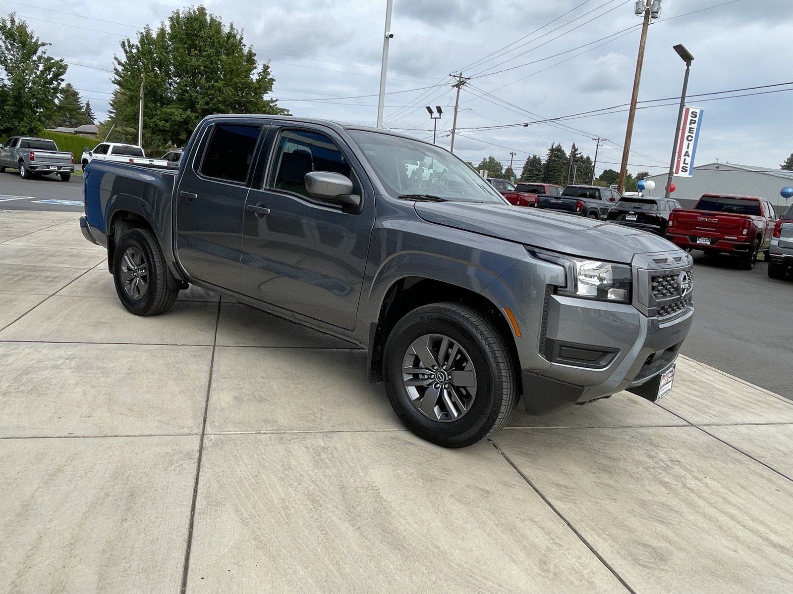 Used 2025 Nissan Frontier SV AWD/4WD image 7
