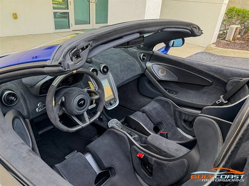 Used 2020 McLaren 600LT Spider RWD image 2