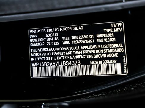 Used 2020 Porsche Macan S image 26