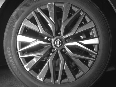 Used 2025 Nissan Altima 2.5 SV FWD image 12