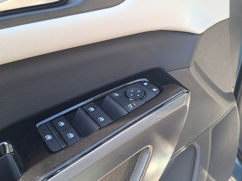 New 2026 Nissan Pathfinder SL FWD image 11