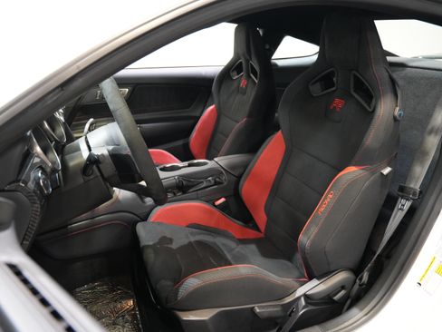 Used 2019 Ford Mustang Shelby GT350R w/ GT350R Equipment Group 920A RWD image 25