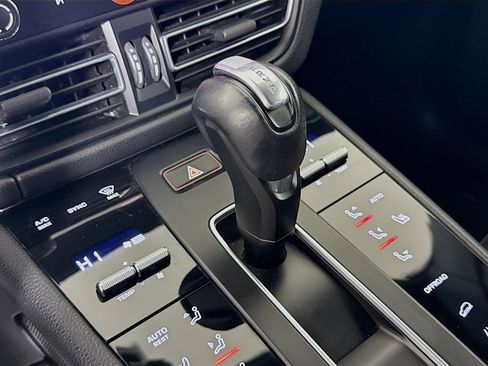 Certified 2022 Porsche Macan S image 19