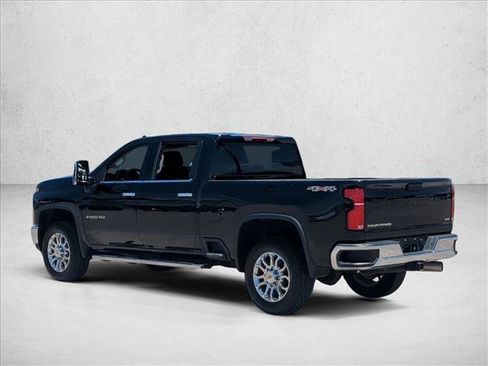 Used 2025 Chevrolet Silverado 2500 LTZ AWD/4WD image 8