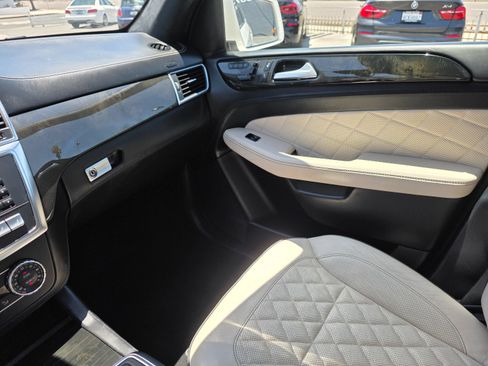 Used 2015 Mercedes-Benz GL 450 4MATIC w/ Parking Assist Package image 34