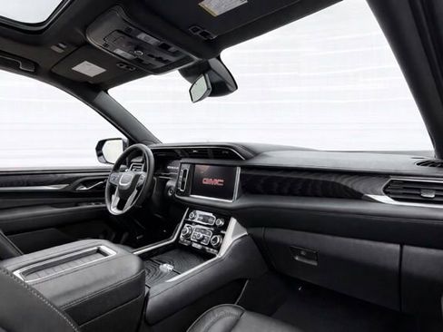 Used 2021 GMC Yukon XL Denali w/ Denali Premium Package image 23