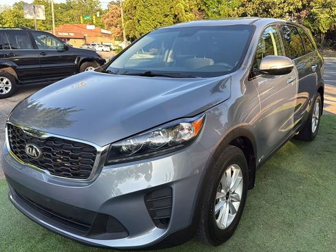 Used 2020 Kia Sorento LX AWD/4WD image 3