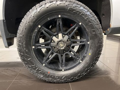 Used 2020 Chevrolet Silverado 1500 Custom Trail Boss w/ Custom Convenience Package image 7