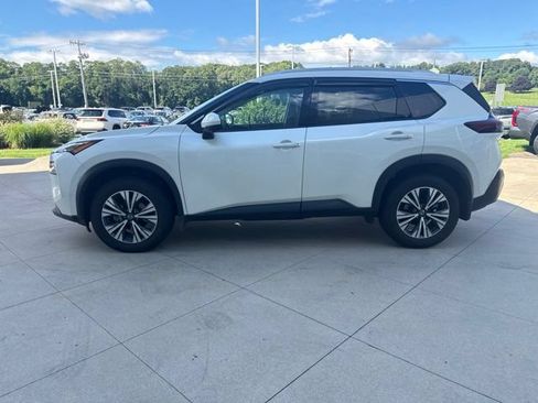 Used 2021 Nissan Rogue SV w/ Premium Package AWD/4WD image 4