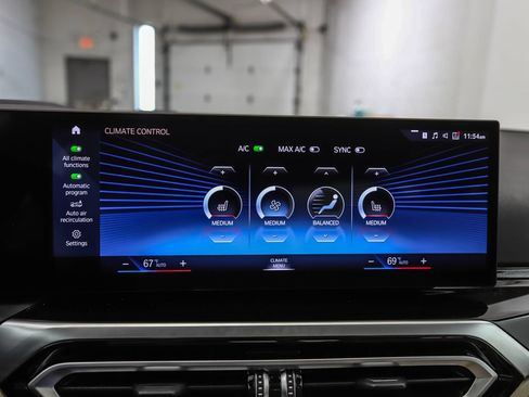 Used 2023 BMW 330i xDrive Sedan w/ Premium Package AWD/4WD image 18