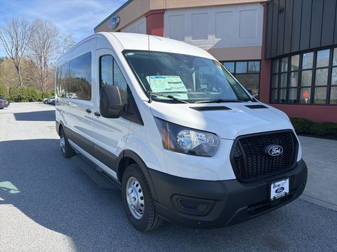New 2026 Ford Transit 350 148 Medium Roof Wagon AWD image 9