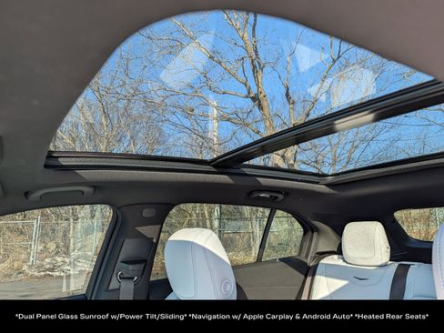 Certified 2024 Cadillac XT4 Sport image 5