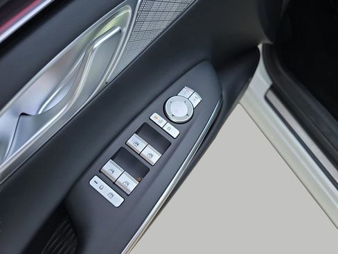 New 2026 Genesis GV70 2.5T AWD/4WD image 20