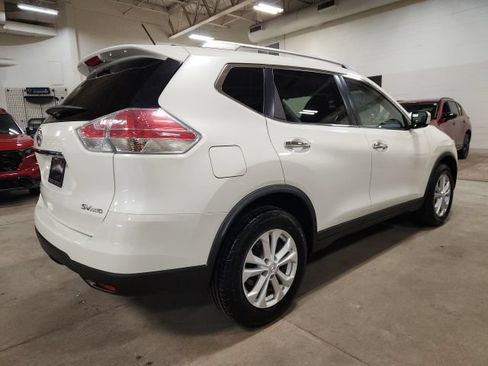 Used 2016 Nissan Rogue SV AWD/4WD image 3
