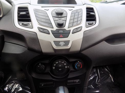 Used 2013 Ford Fiesta SE FWD image 14