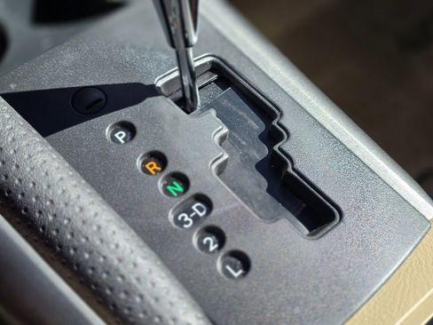 Used 2011 Toyota RAV4 4WD image 41