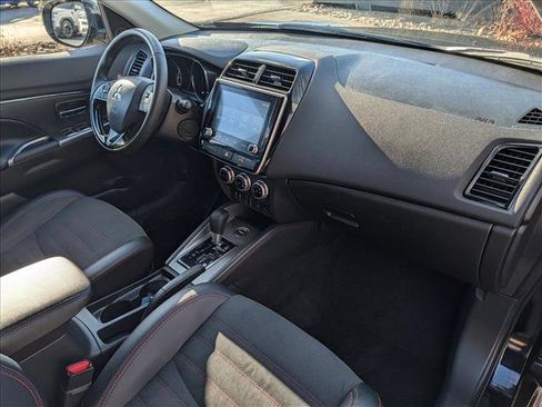 Used 2024 Mitsubishi Outlander Sport SE image 13