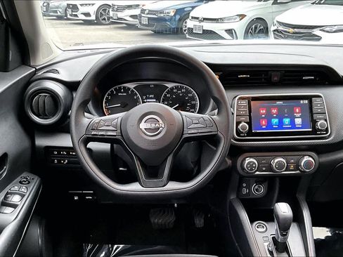 Used 2024 Nissan Kicks S image 5