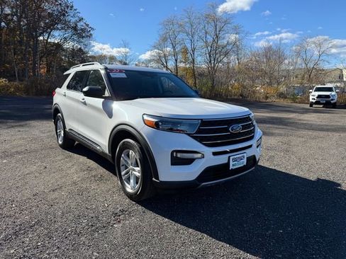 Used 2022 Ford Explorer XLT w/ Equipment Group 202A image 1