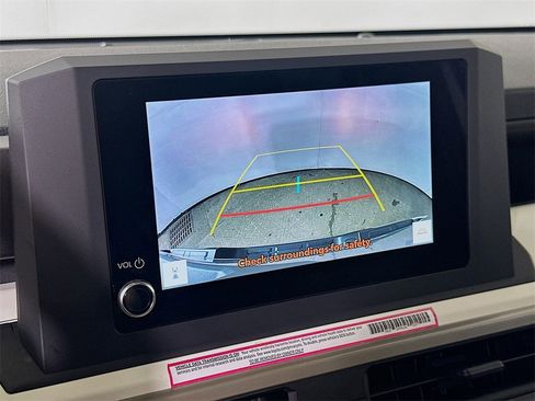 Used 2024 Toyota Tacoma TRD Off-Road image 10