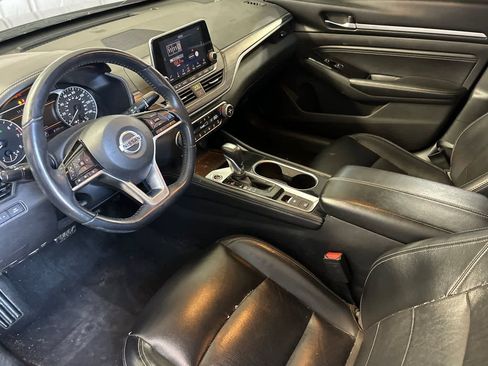 Used 2020 Nissan Altima 2.5 SL FWD image 14