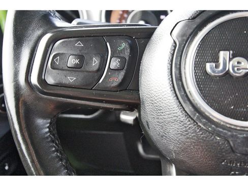 Used 2021 Jeep Gladiator Sport image 18