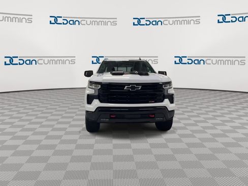 Used 2025 Chevrolet Silverado 1500 LT Trail Boss w/ LT Trail Boss Premium Package AWD/4WD image 3