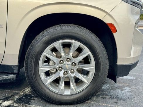 Used 2021 Chevrolet Tahoe Premier w/ Premium Package image 31