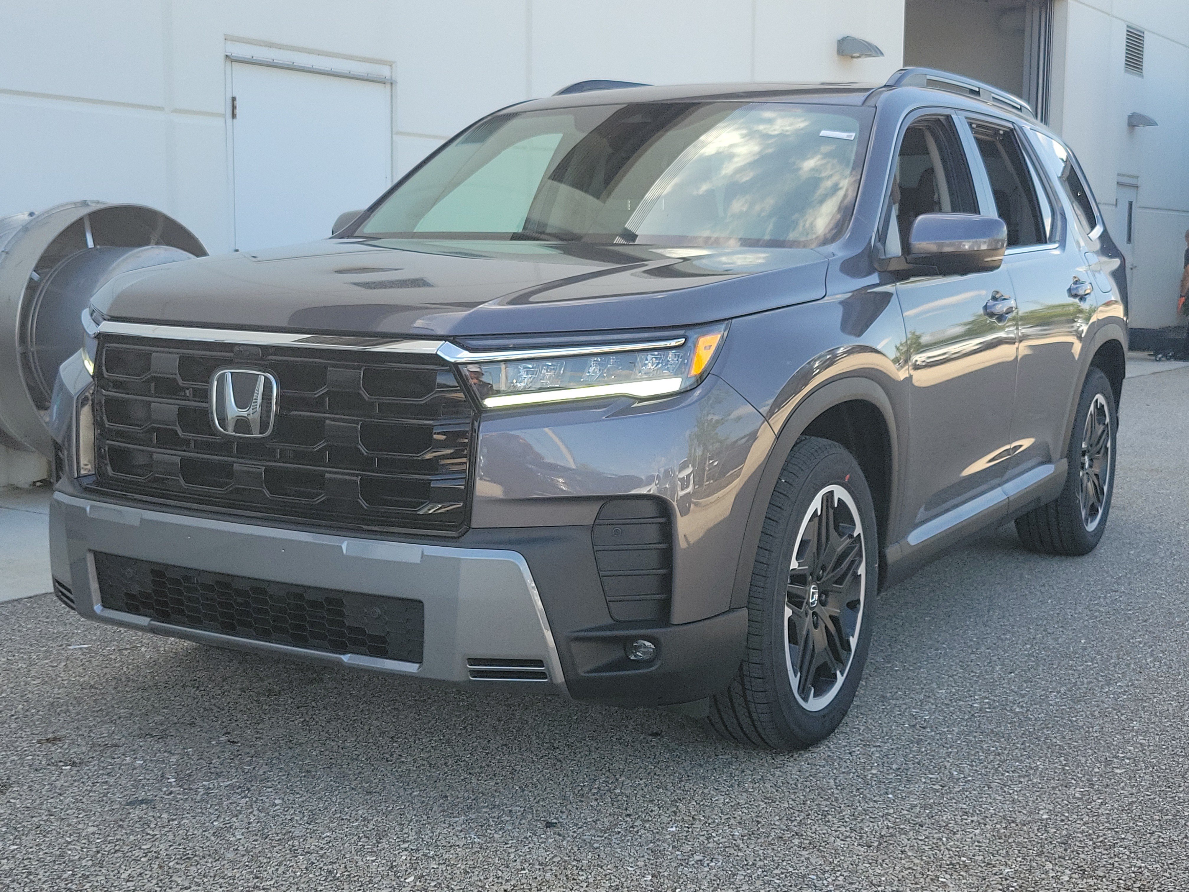 New 2026 Honda Pilot image 3