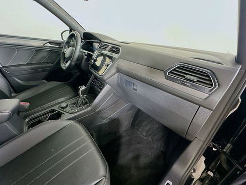 Used 2022 Volkswagen Tiguan SE R-Line AWD/4WD image 45