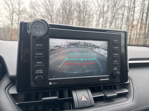 Used 2021 Toyota RAV4 LE w/ Carpet Mat Package (TMS) image 20