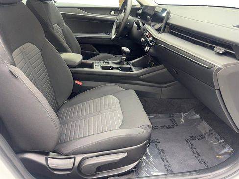 Used 2025 Kia K5 LXS image 44