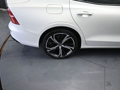 Used 2024 Volvo S60 B5 Core image 23