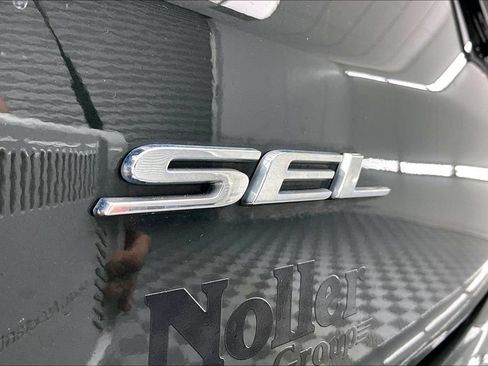 Certified 2023 Ford Edge SEL w/ Convenience Package AWD/4WD image 8