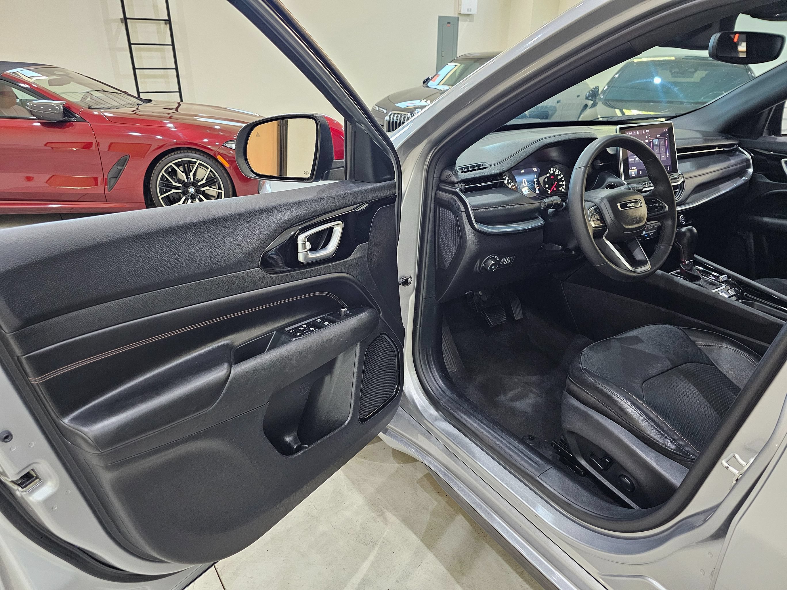 Used 2023 Jeep Compass Limited AWD/4WD image 15