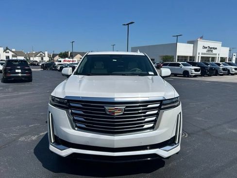Used 2021 Cadillac Escalade Premium Luxury Platinum AWD/4WD image 3
