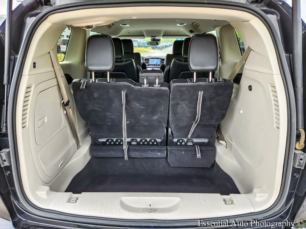 Used 2023 Chrysler Pacifica Touring-L FWD image 24