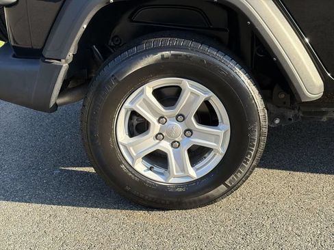 Used 2022 Jeep Wrangler Unlimited Sport AWD/4WD image 12