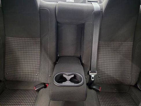 Used 2018 Dodge Challenger SXT RWD image 31