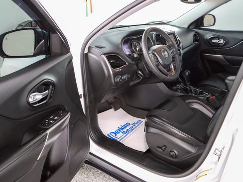 Used 2022 Jeep Cherokee Limited AWD/4WD image 3