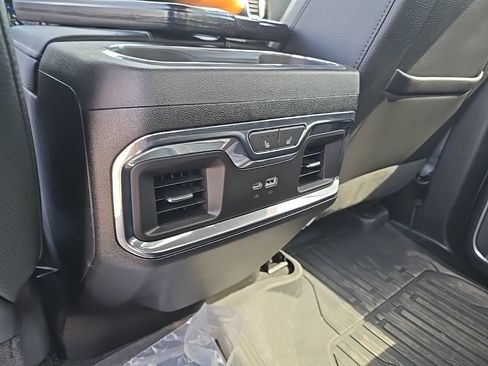 Used 2024 GMC Sierra 2500 Denali AWD/4WD image 17
