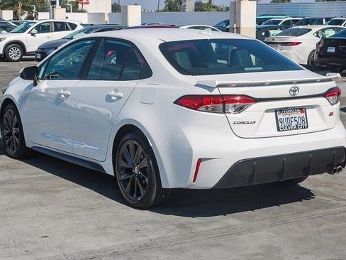Used 2025 Toyota Corolla SE w/ Convenience Package FWD image 12