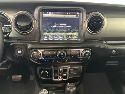 Used 2023 Jeep Wrangler Unlimited w/ Cold Weather Group image 21