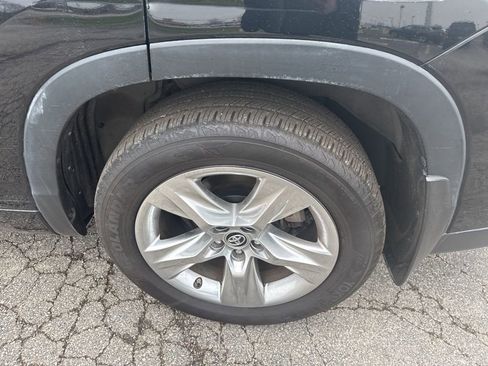 Used 2016 Toyota Highlander Limited image 28