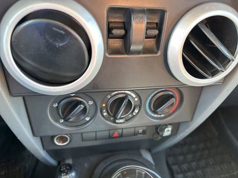 Used 2008 Jeep Wrangler Sahara w/ Dual Top Group AWD/4WD image 7
