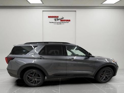 Used 2025 Ford Explorer ST-Line w/ ST-Line Street Pack AWD/4WD image 8